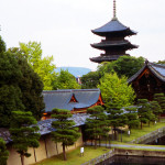 京にそびえる五重塔の物語